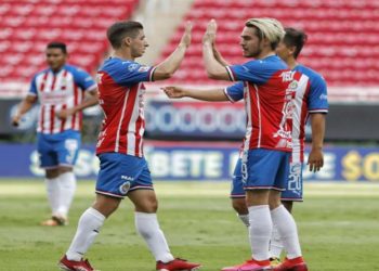 Chivas avanza a semifinales de la Copa por México