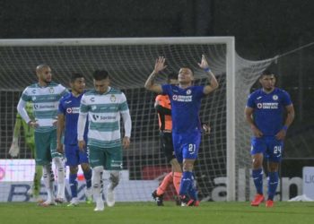 Cruz Azul logra su primera victoria del torneo