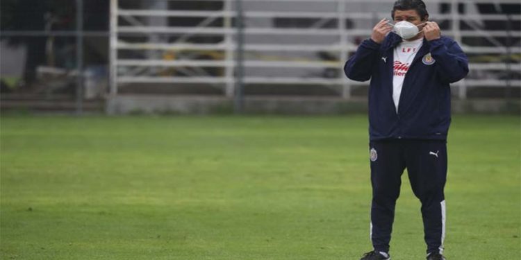 Luis Fernando Tena ha dado positivo por COVID-19