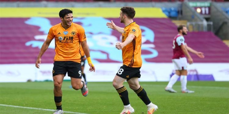 VÍDEO | Raúl Jiménez marcó un GOLAZO en el empate del los Wolves ante el Burnley