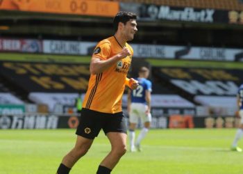 Raúl Jiménez volvió anotar en el triunfo de los Wolves ante el Everton