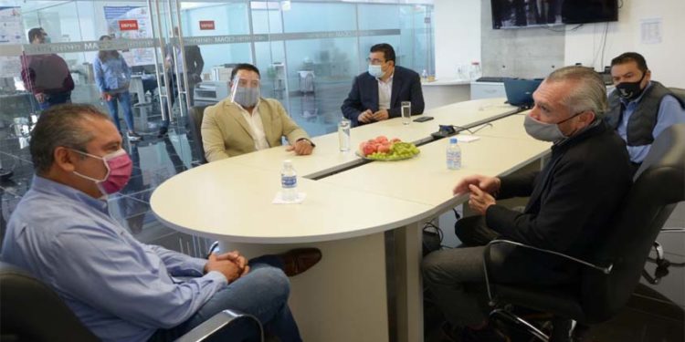 Raúl Morón establece lazos de colaboración social con el Club Atlético Morelia