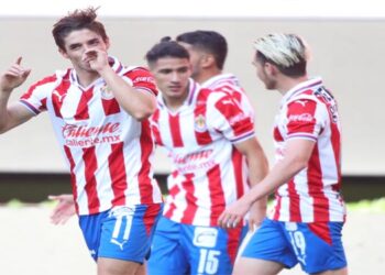 Chivas logra su primera victoria bajo el mando de Víctor Manuel Vucetich