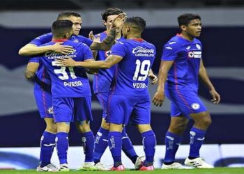 Cruz Azul goleó al Necaxa en el Azteca