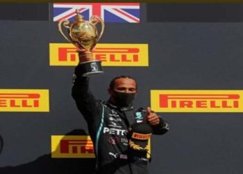 Lewis Hamilton gana el GP de Gran Bretaña con un neumático pinchado