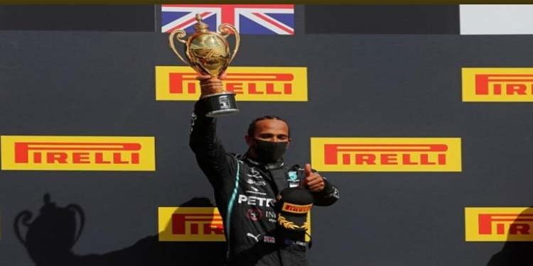 Lewis Hamilton gana el GP de Gran Bretaña con un neumático pinchado