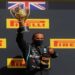 Lewis Hamilton gana el GP de Gran Bretaña con un neumático pinchado