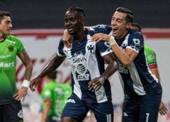 Aké Loba le da el triunfo a Rayados