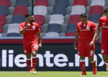 Toluca le quita el invicto a Tigres
