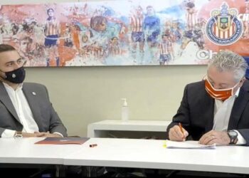 OFICIAL | Víctor Manuel Vucetich es nuevo técnico de Chivas