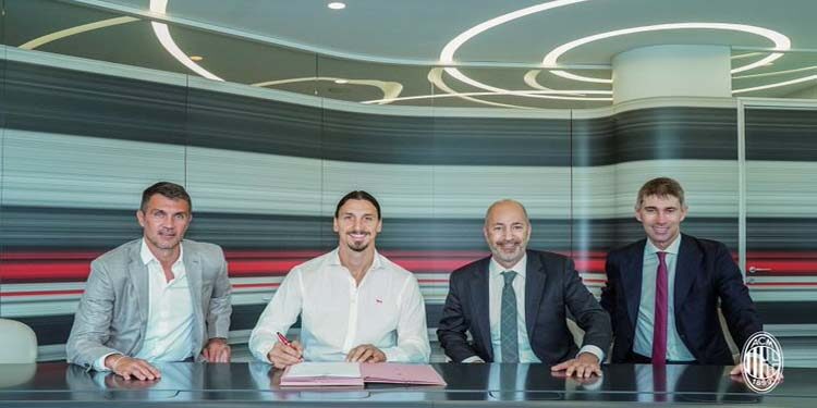 Zlatan Ibrahimovic renovó por un año con el AC Milan