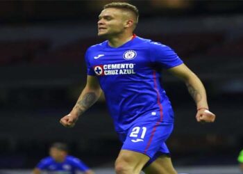 Cruz Azul vence a Pachuca y recupera el liderato general