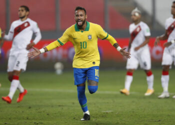 Brasil bailó samba en Perú