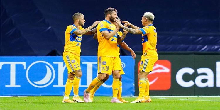 Los Tigres rugen en el Estadio Azteca