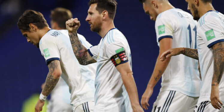 Messi guía triunfo de Argentina ante Ecuador en las eliminatorias sudamericanas