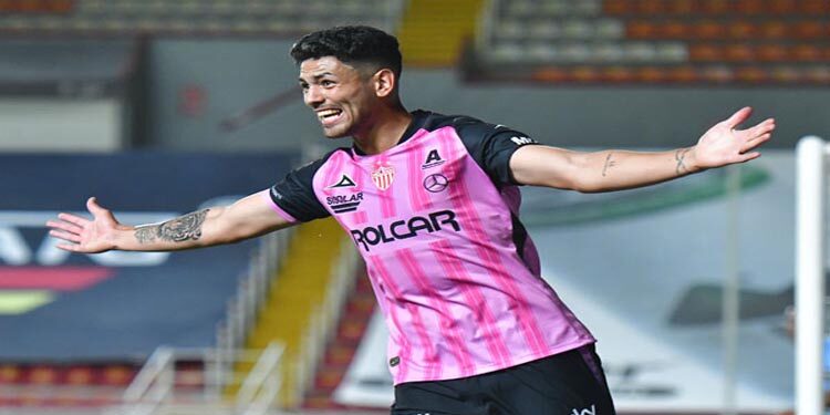 Necaxa vence a Toluca y liga su cuarto triunfo consecutivo