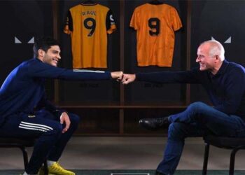 Raúl Jiménez renovó contrato con el Wolverhampton hasta el 2024