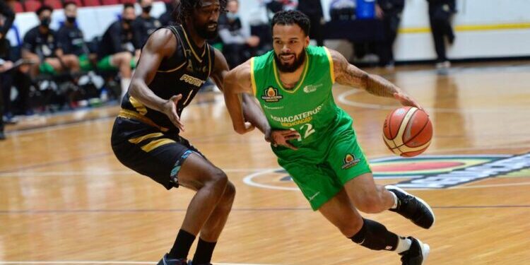 Aguacateros domina a las Panteras en el primero de la serie