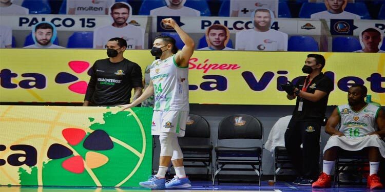 Aguacateros pega primero en los Playoffs de la LNBP