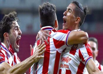 Chivas vence a Rayados y asegura la localía en el repechaje