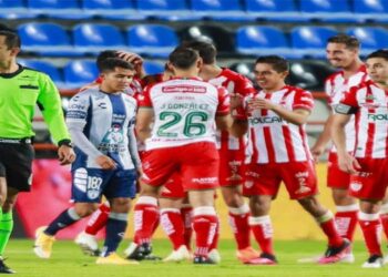 Necaxa ganó de último minuto en Pachuca