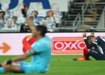 Rayados descarrila a la Máquina