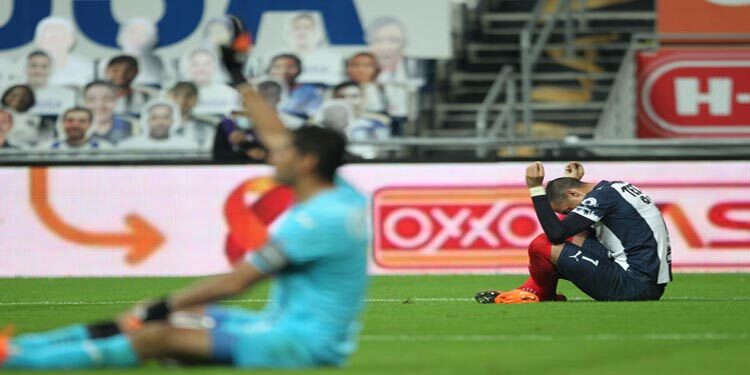 Rayados descarrila a la Máquina