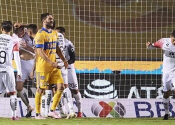 Con gol de último minuto, Atlas empata con Tigres y lo manda al repechaje
