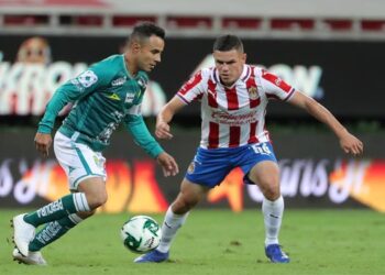 Chivas y León empatan en la ida de las Semifinales