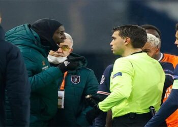 ¡Escándalo! El partido entre el PSG vs Istanbul fue suspendido por insulto racista