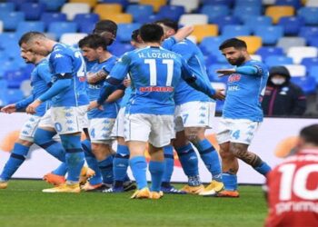 ‘Chucky’ Lozano anota gol en la goleada del Napoli a la Fiorentina