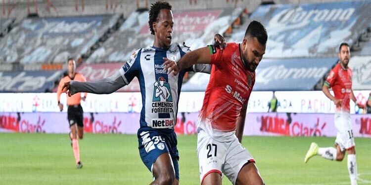 Pachuca rescata el empate ante FC Juárez