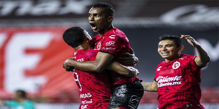 Los Xolos le quitan el invicto y el lidrato al Toluca