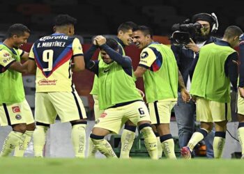 Las Águilas ganan, pero no convencen