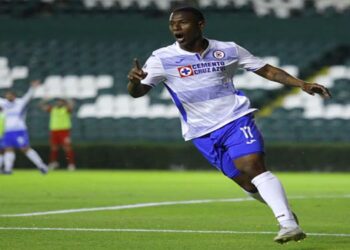 La Máquina se mantiene en lo alto de la cima