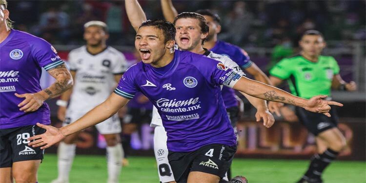 Mazatlán FC golea a los Gallos