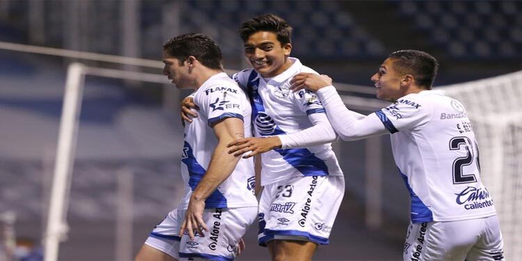 Puebla golea en casa a FC Juárez