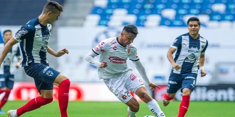 Los Xolos rescatan el empate ante Rayados