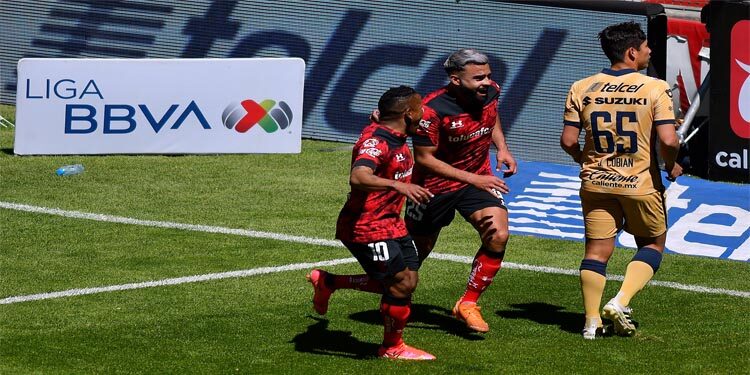 Toluca vence a Pumas y mantiene el liderato general