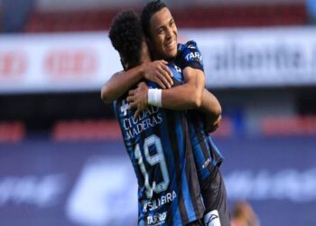 Los Gallos cantan en la Corregidora