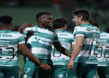 Santos vence en casa a los Rayos