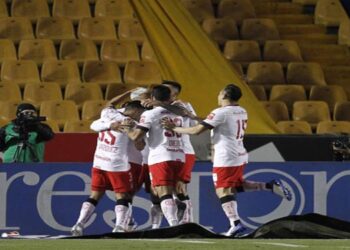 Toluca hace la diablura en el Volcán