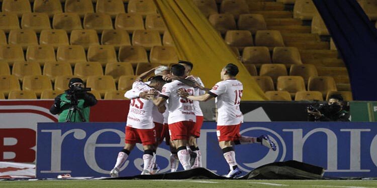Toluca hace la diablura en el Volcán