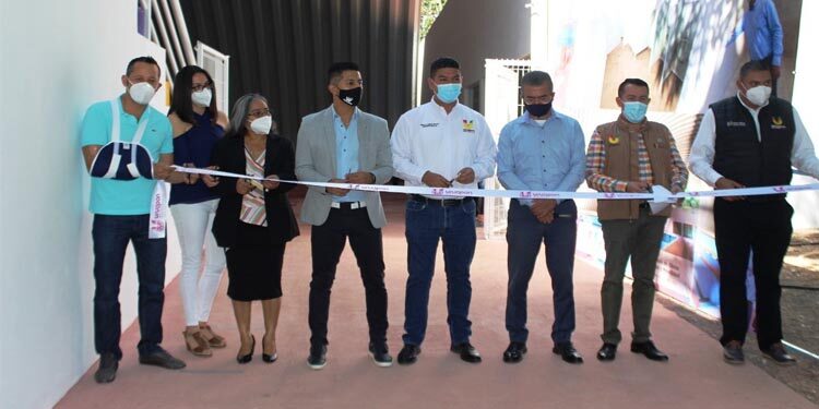 Inauguran la Alberca Semiolímpica de la Unidad Deportiva “Hermanos López Rayón”.