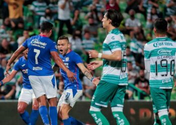 Cruz Azul pega primero y se acerca al anhelado título