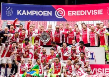 Edson Álvarez y el Ajax son campeones de la Eredivisie