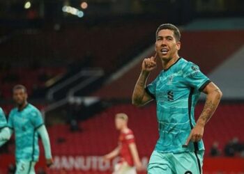 El Liverpool se lleva el Clásico de Inglaterra y sueña con Champions League