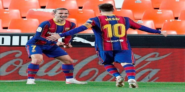 El Barcelona logra importante triunfo en Valencia en su lucha por el título