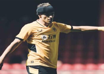 Raúl Jiménez volvió a jugar con los Wolves tras ocho meses de su fractura de cráneo