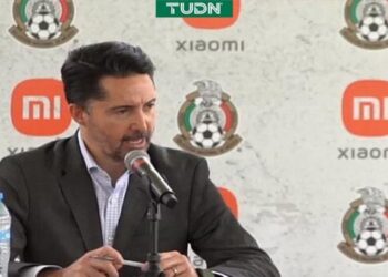 México podría jugar a puerta cerrada en la Copa Oro por grito Homofóbico: Yon de Luisa